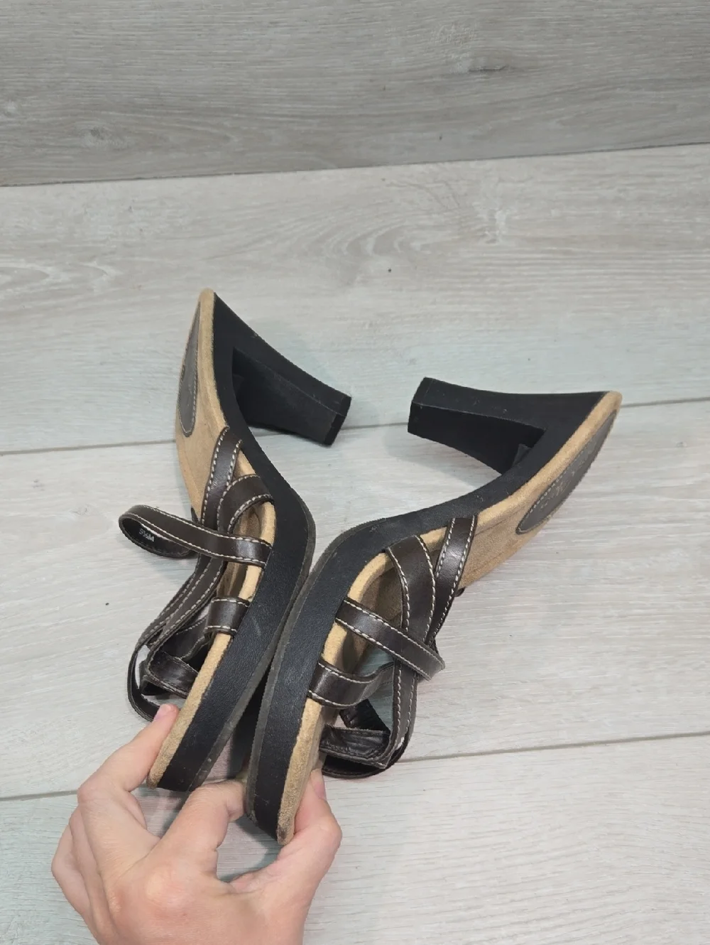 Vintage H T Cakes Y2K Women's Brown Strappy Heeled Sandals Thong Shoes Sz 9.5M